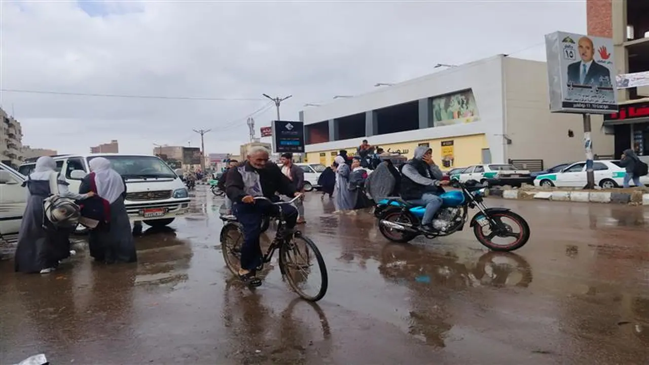 أمطار غزيرة تضرب الفيوم وتكشف تحديات الصرف الصحي في شتاء 2025